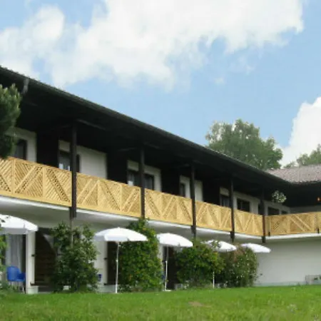 Haus Am Berg 3* 拉米