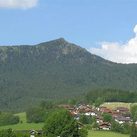Haus Am Berg 3*